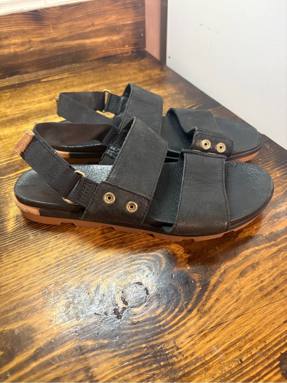 Sorel black sandals size 9